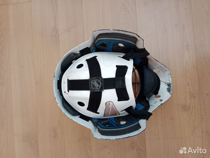 Шлем хоккейный взрослый вратарский