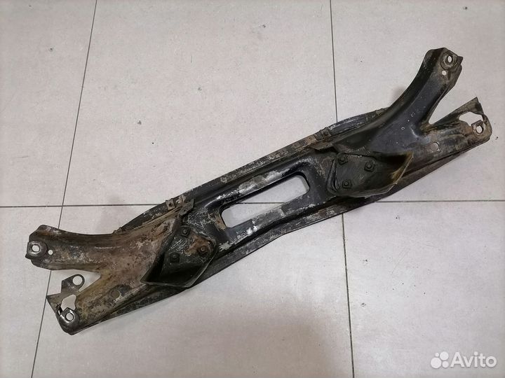 Усилитель бампера передней Volvo 340 1986