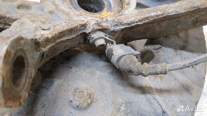 Ступица (кулак, цапфа) правая передняя Volkswagen Touareg