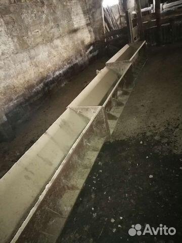 Бункерная кормушка для свиней