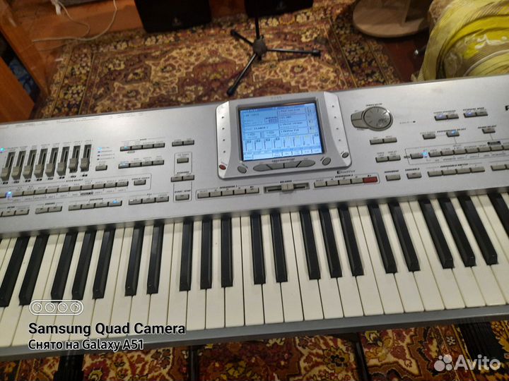 Профессиональный синтезатор