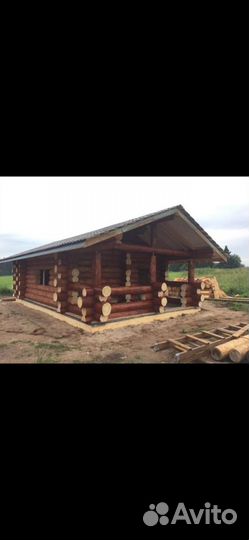 Бригада строителей работы по рубке домов бань