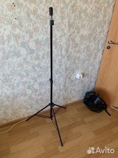 Кольцевая лампа со штативом большая