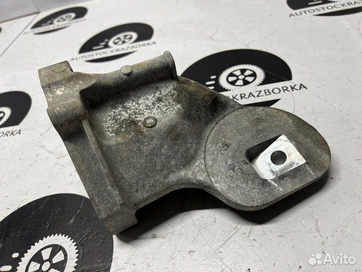 Кронштейн двигателя левый Mercedes-Benz X-Class