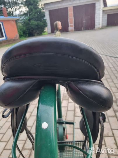 Седло выездковое
