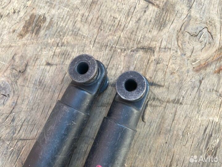 Амортизатор двери багажника Bmw X5 E53 рестайлинг