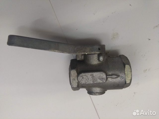 Продам кран разобщительный (пао пааз)