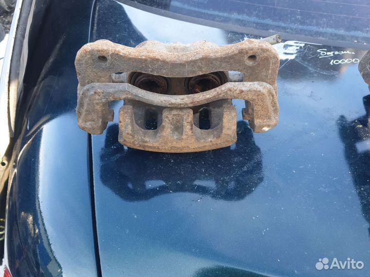 Суппорта передние Mitsubishi Galant 8