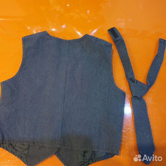 Жилетка и галстук на малыша 1,5 -2 года