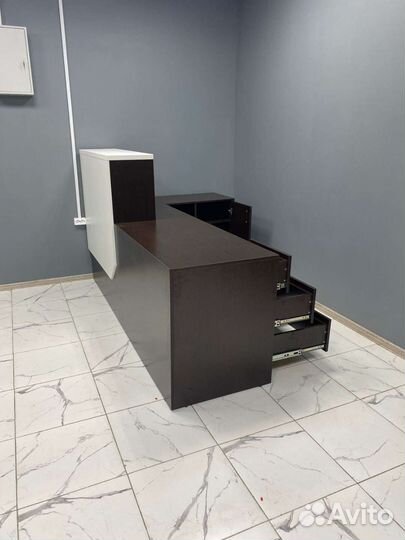 Стойка ресепшн, новая