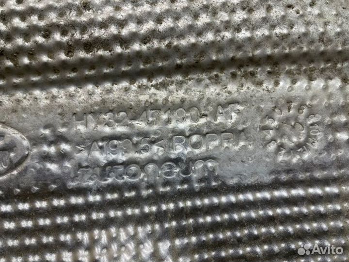 Тепловая защита глушителя прав. зад. Land Rover Ra