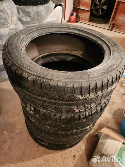 Toyo Observe Garit GIZ 215/55 R17