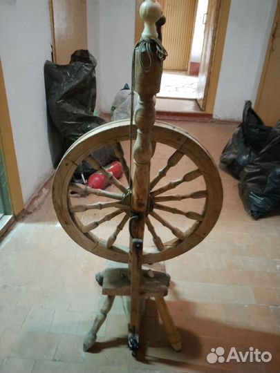Прялка деревянная старинная