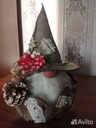 Гном из мешковины на новый год