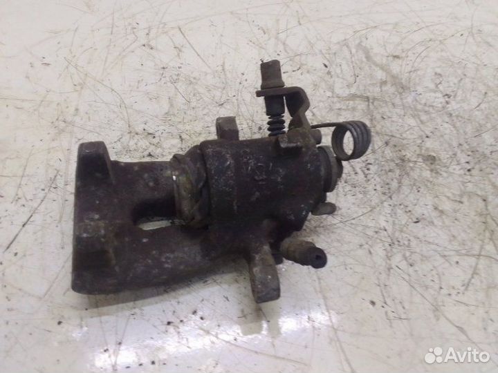 Тормозной суппорт задний левый Opel Zafira B 2008