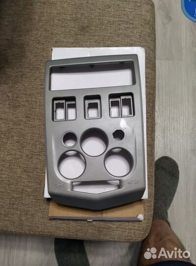 Рамка для магнитолы Рено логан1