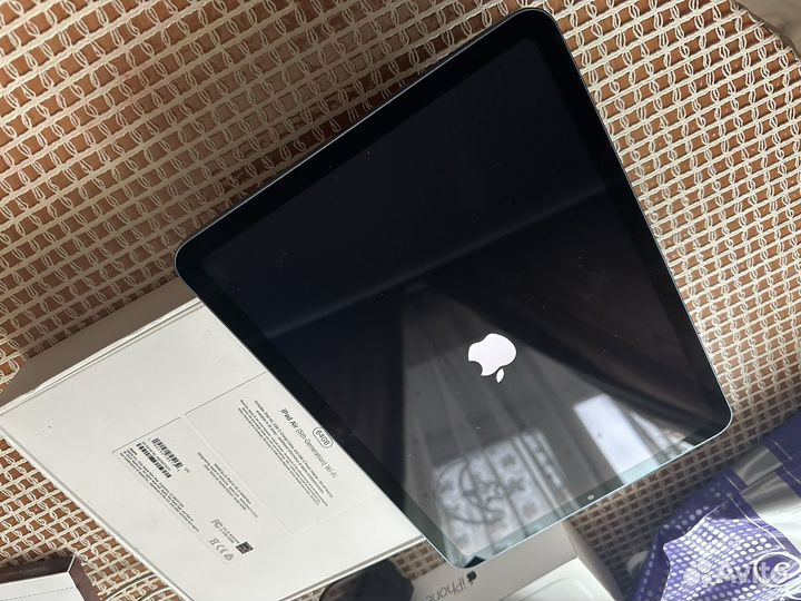 iPad Air (5th Generation) Wi-Fi