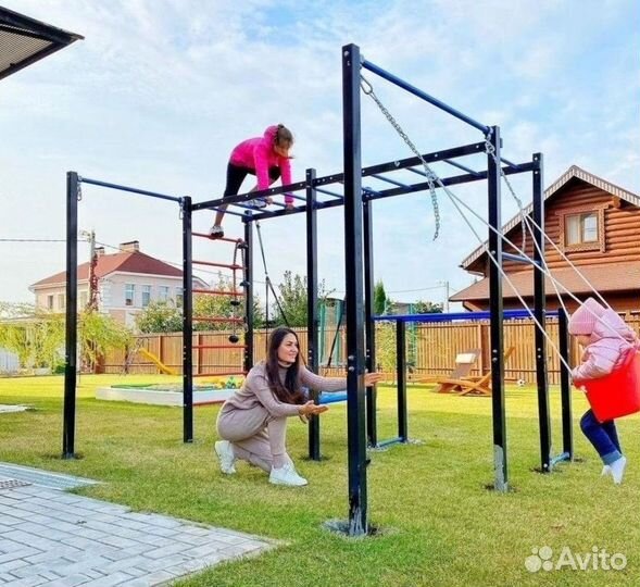 Спортивная площадка для детей и взрослых