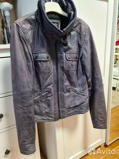 Кожаная куртка размер М