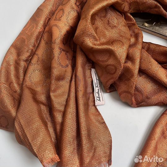 Salvatore ferragamo шарф палантин