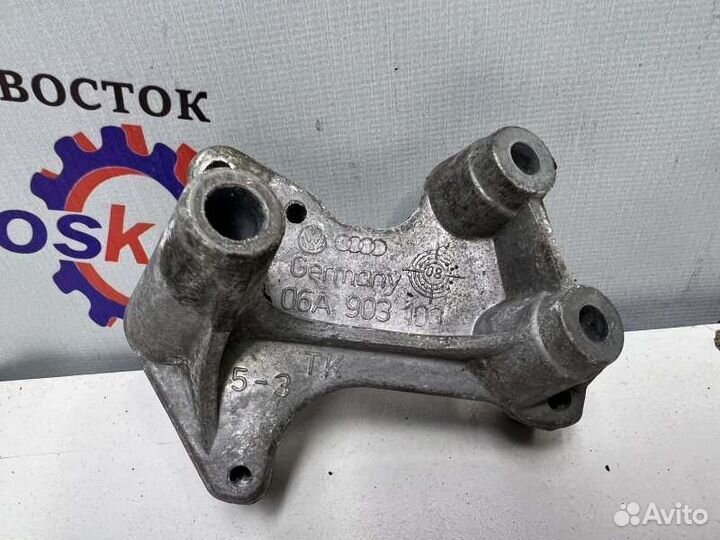 Кронштейн катушки зажигания Skoda Octavia лифтбек