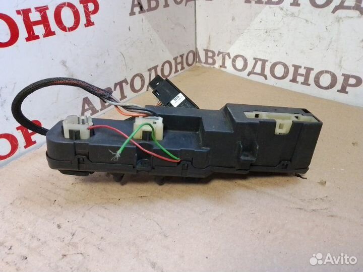 Блок управления стеклоподъемниками передний левый