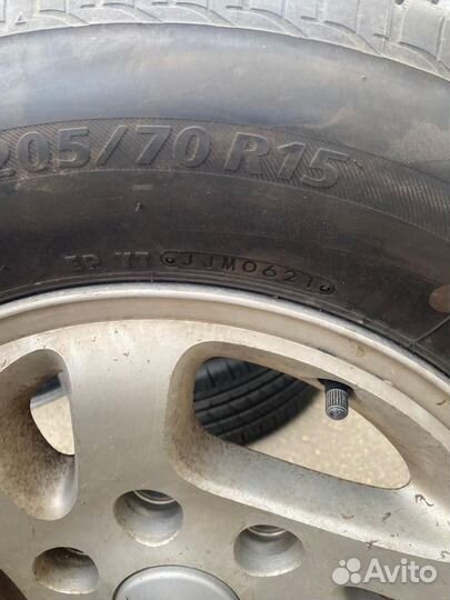 Колесо Bridgestone 205/70 15; 6*139.7; 4 штуки