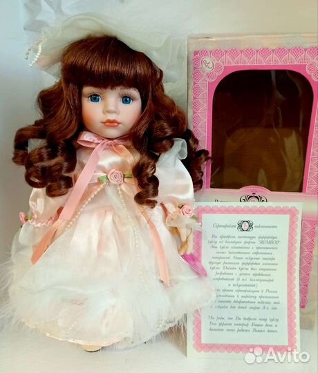 Коллекционная фарфоровая кукла Remeco