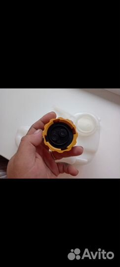 Расширительный бачок Daewoo Nexia с крышкой