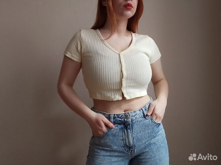 Плотная футболка Koton на пуговицах кроп