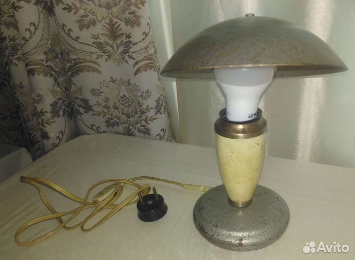 Лампа настольная 