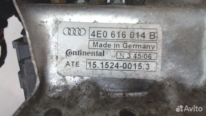 Блок клапанов Audi A8 (D3), 2007