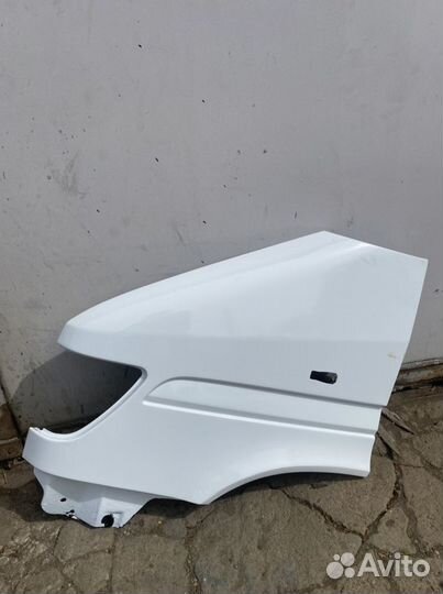 Mercedes sprinter крыло левое переднее