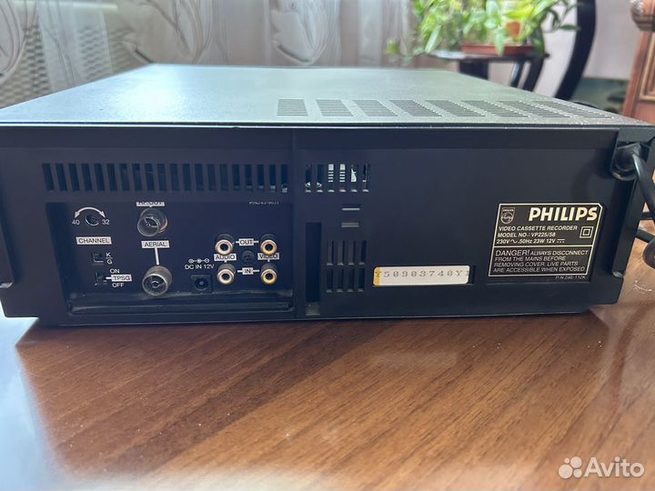 Видеомагнитофон Philips