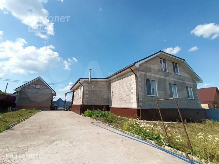 Дом 200 м² на участке 15,4 сот.