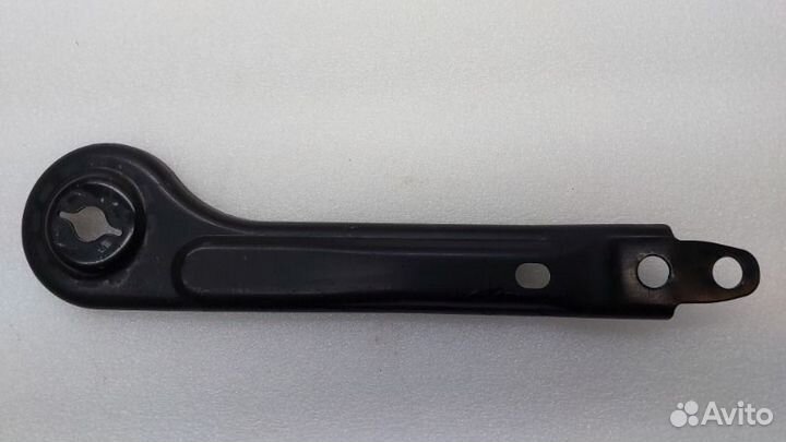 Кронштейн подрамника левый Hyundai Sonata DN G4KM