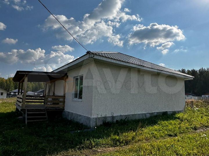 Коттедж 95 м² на участке 6 сот.