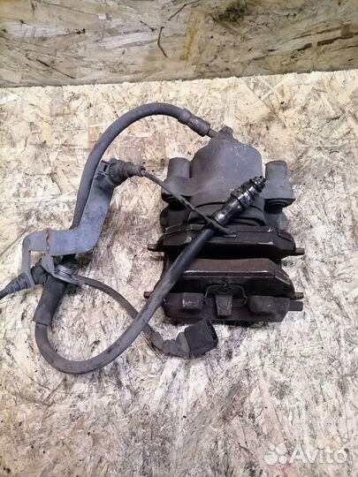 Суппорт передний левый Audi A3 8P