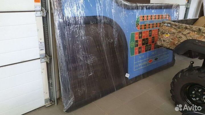 Покерный стол с рулеткой