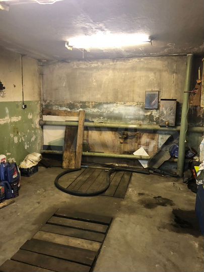 Гараж, > 30 м²