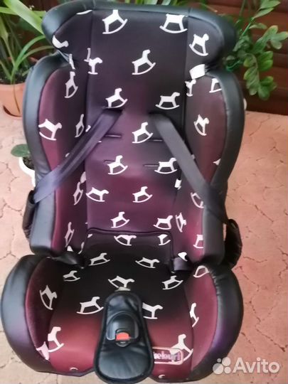 Автомобильное кресло