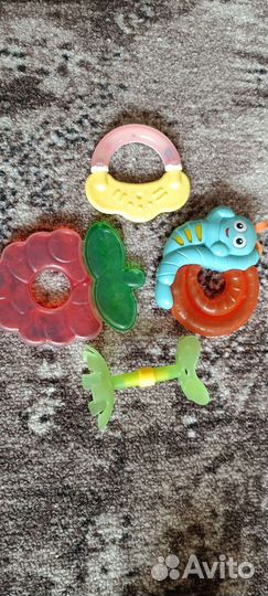 Прорезыватели, погремушки для малышей пакетом