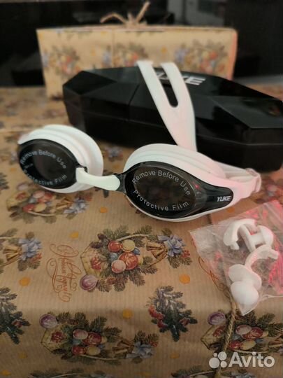 Очки для плавания