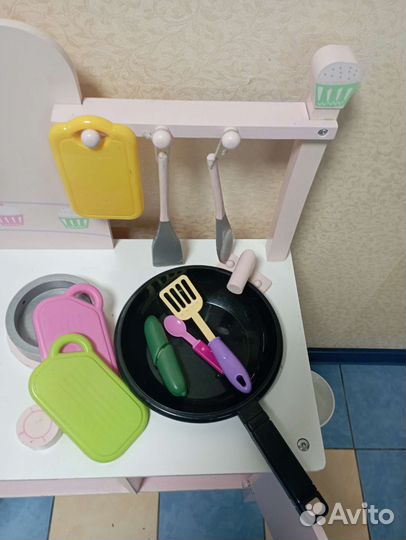 Детская деревянная кухня