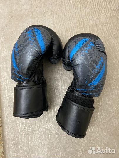 Боксерские перчатки 10 oz