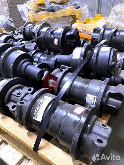Каток поддерживающий Volvo EC460LC SA1081-01820
