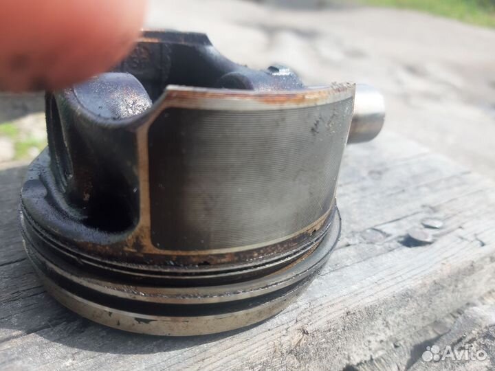 Поршень VAG 1.4TSI caxa Skoda Octavia A5