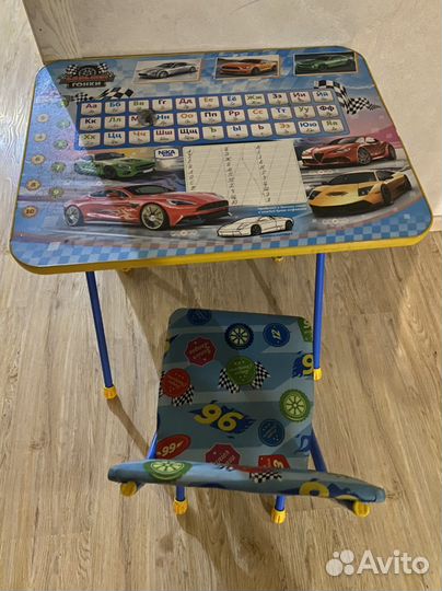 Письменный стол и стуль