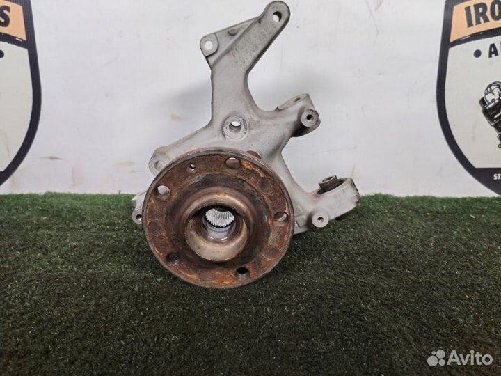 Кулак поворотный задний правый Audi Q3 8UB cczc