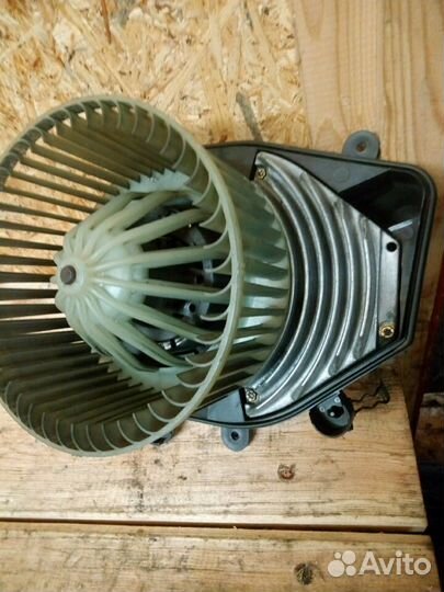 Моторчик печки Фольксваген Пассат В5 В5+ Шкода Суп